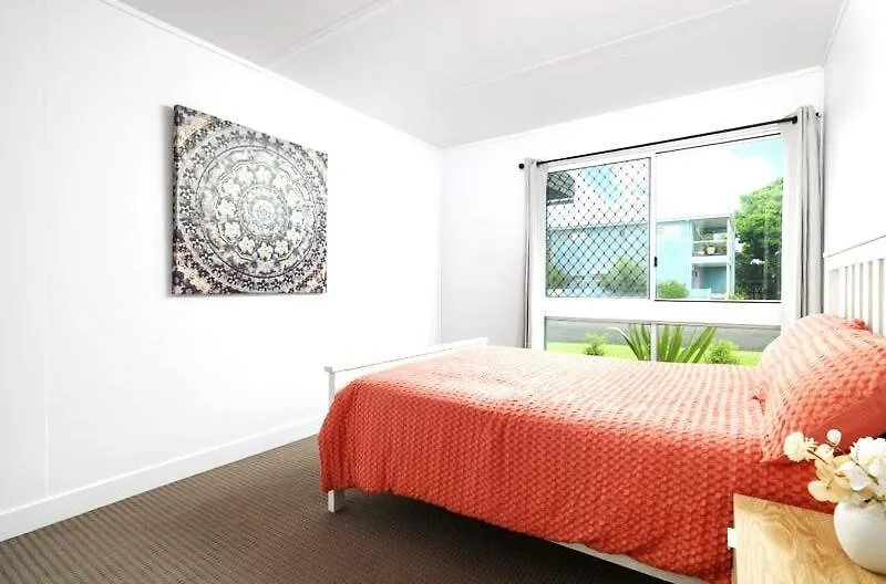 Bogimbah Cottage Tin Can Bay 0*,