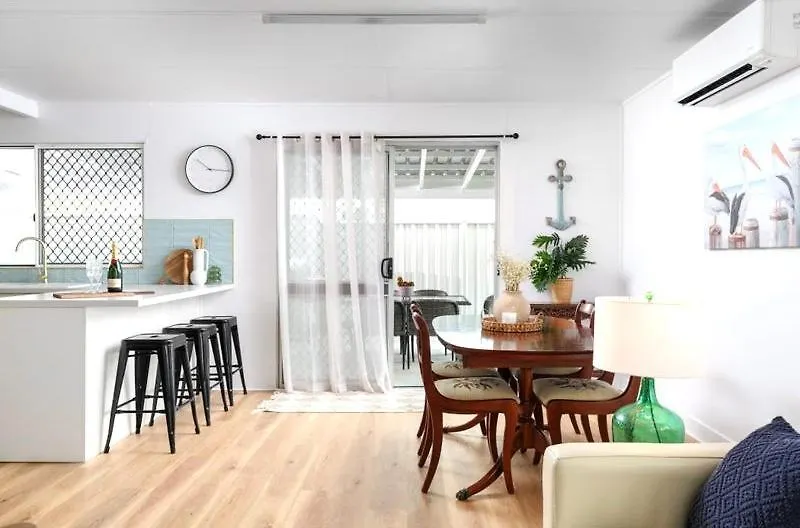 Bogimbah Cottage Tin Can Bay Australia